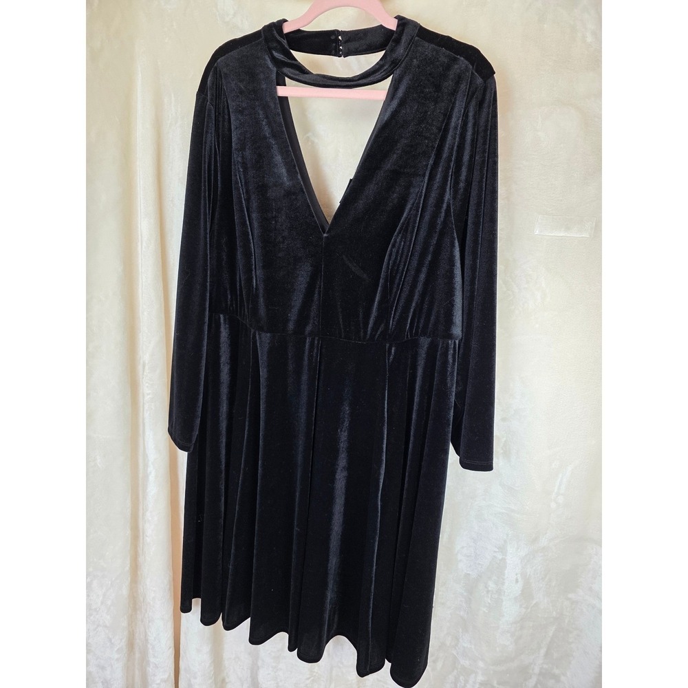 Torrid Black Velvet Choker V-Neck Skater Dress Long Sleeve Plus Size 4 4X